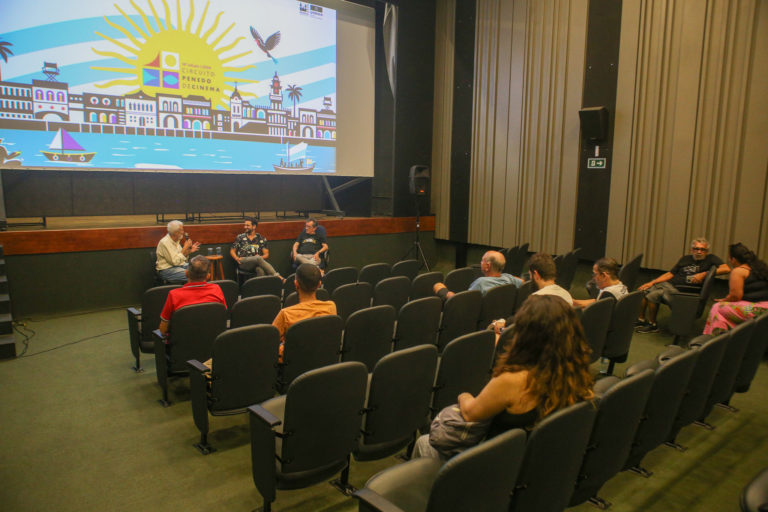 Roda de conversa sobre roteiro reúne apaixonados por cinema no Circuito Penedo
