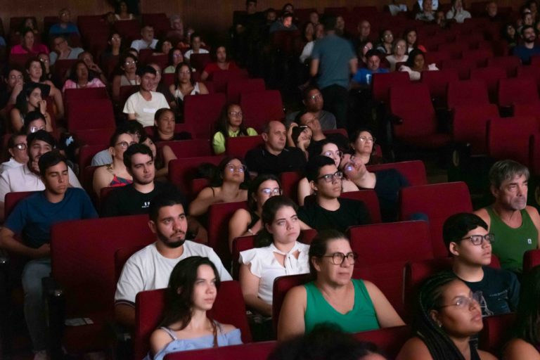 Filme Levante, de Lillah Halla, encerra sessão infanto-juvenil do Circuito Penedo de Cinema