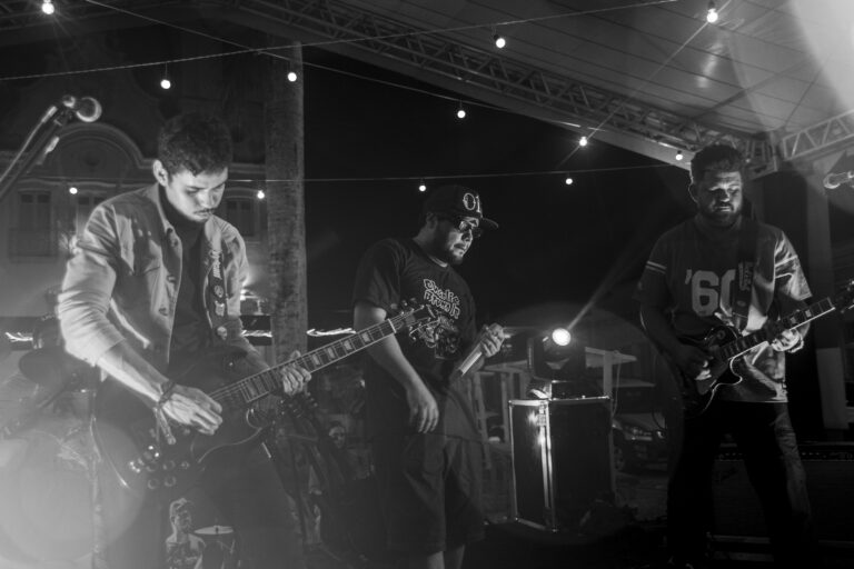 16/11/2025: Shows musicais, por Adriano Arantos